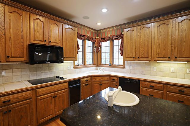 1506 Golfside Court, Flushing, MI 48433