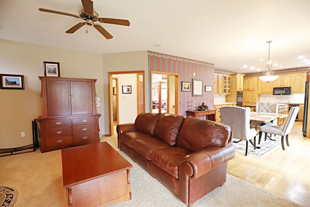 1506 Golfside Court, Flushing, MI 48433