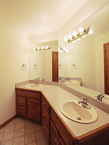 1506 Golfside Court, Flushing, MI 48433