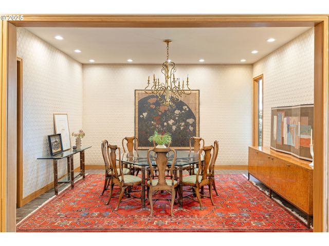 6126 S RIVERPOINT Ln, Portland, OR 97239