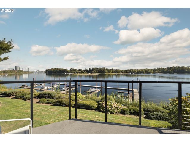 6126 S RIVERPOINT Ln, Portland, OR 97239