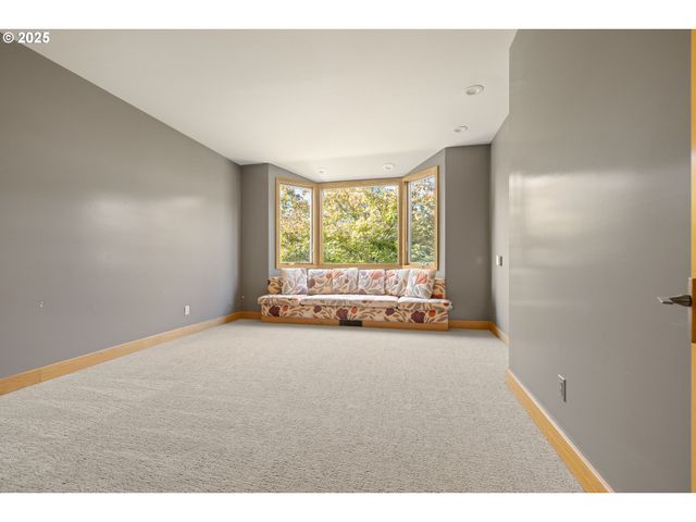 6126 S RIVERPOINT Ln, Portland, OR 97239