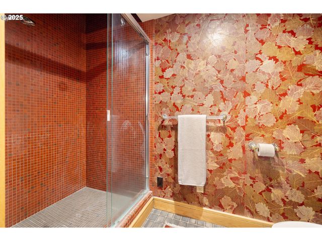 6126 S RIVERPOINT Ln, Portland, OR 97239