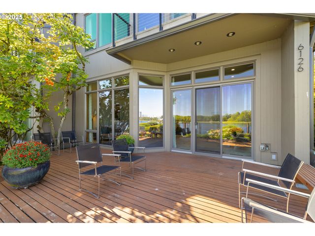 6126 S RIVERPOINT Ln, Portland, OR 97239