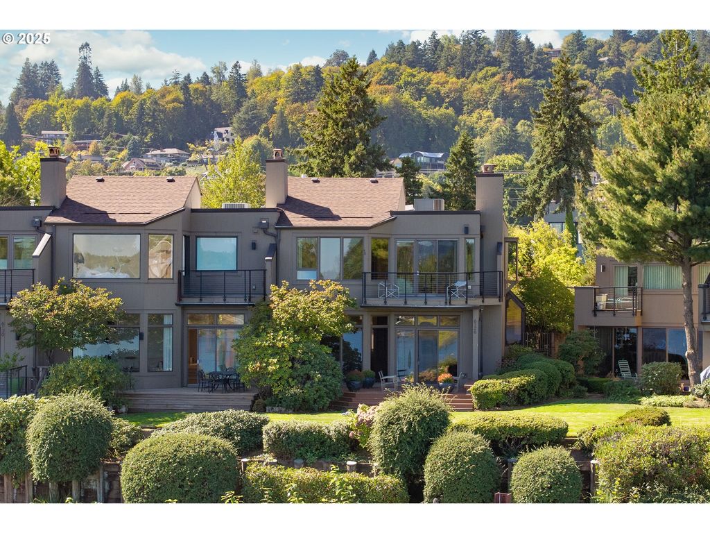 6126 S RIVERPOINT Ln, Portland, OR 97239