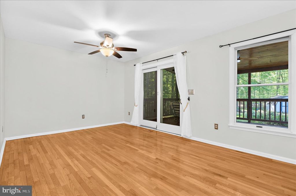 Image 13 of property listing at 1005 HAWK CHANNEL CT, West River, MD 20778