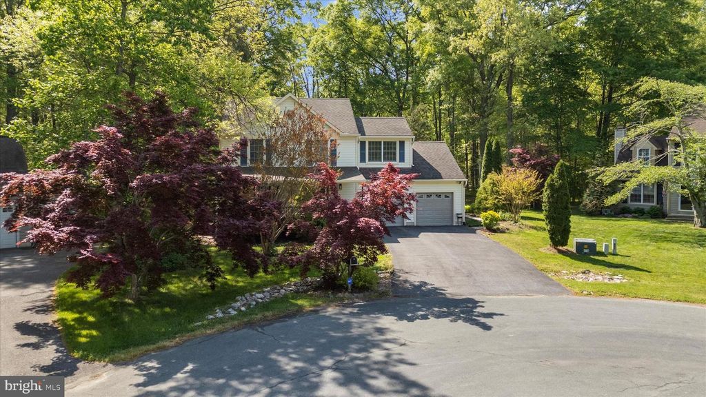 Image 5 of property listing at 1005 HAWK CHANNEL CT, West River, MD 20778