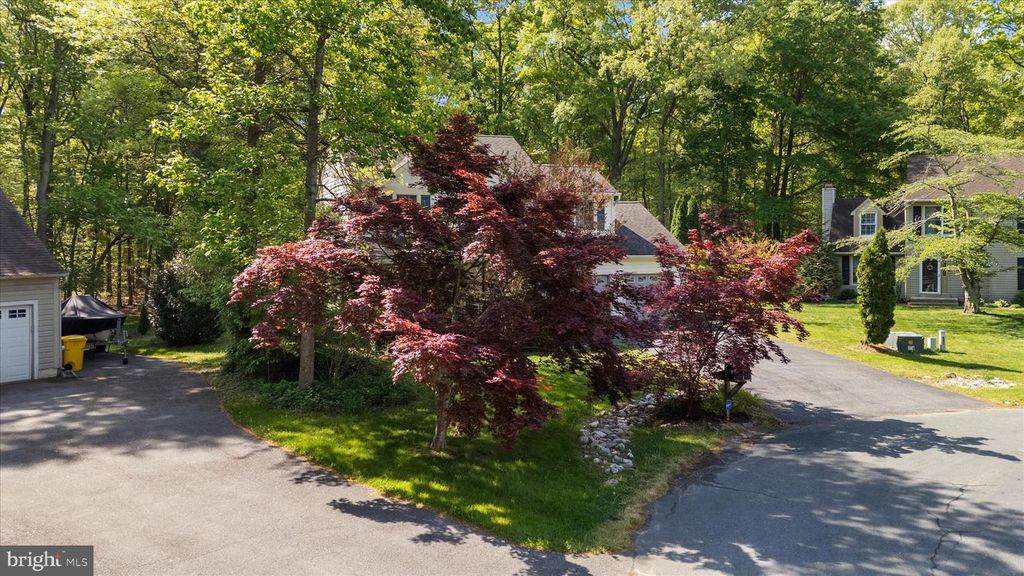 Image 6 of property listing at 1005 HAWK CHANNEL CT, West River, MD 20778