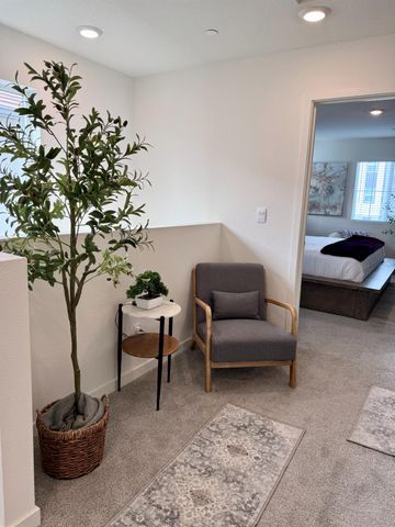 1017 San Anselmo Ln, Roseville, CA 95747