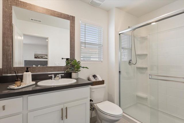 1017 San Anselmo Ln, Roseville, CA 95747