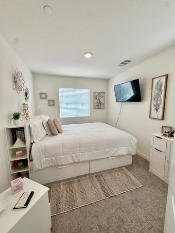 1017 San Anselmo Ln, Roseville, CA 95747