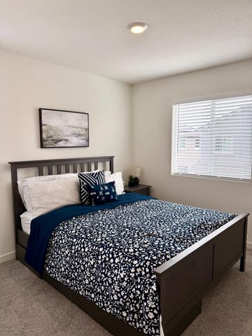 1017 San Anselmo Ln, Roseville, CA 95747