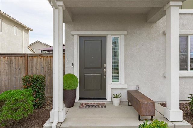 1017 San Anselmo Ln, Roseville, CA 95747