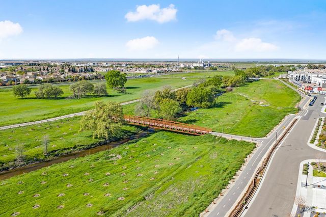 1017 San Anselmo Ln, Roseville, CA 95747