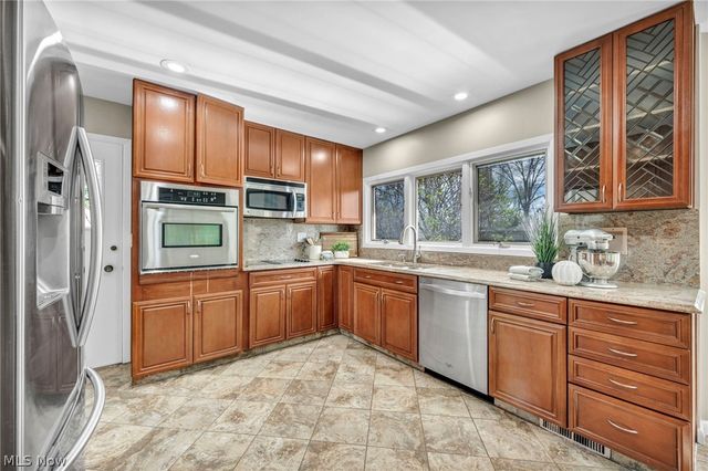 3565 Eldorado Drive, Rocky River, OH 44116
