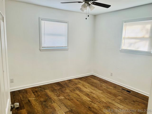 1805 S Osage Avenue, Skiatook, OK 74070