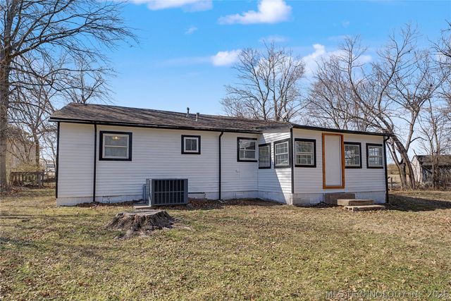 1805 S Osage Avenue, Skiatook, OK 74070