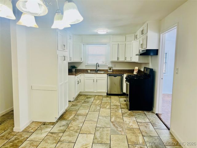 1805 S Osage Avenue, Skiatook, OK 74070