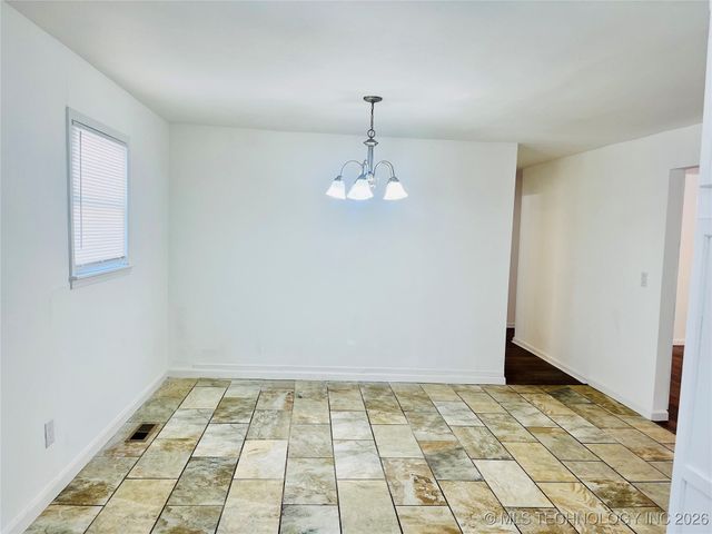 1805 S Osage Avenue, Skiatook, OK 74070