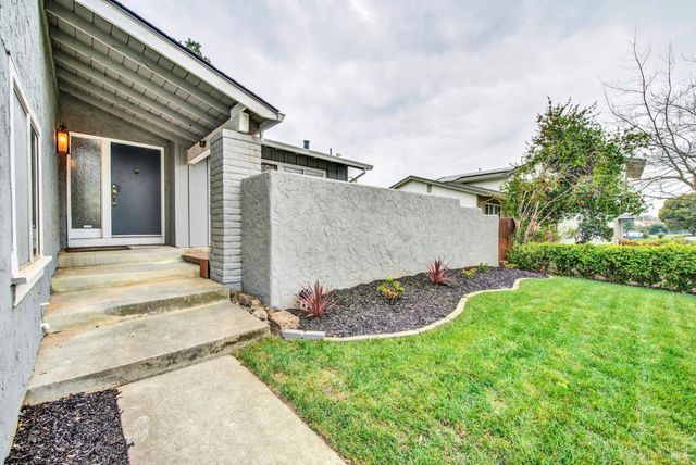 1437 Shelby Dr, Fairfield, CA 94534