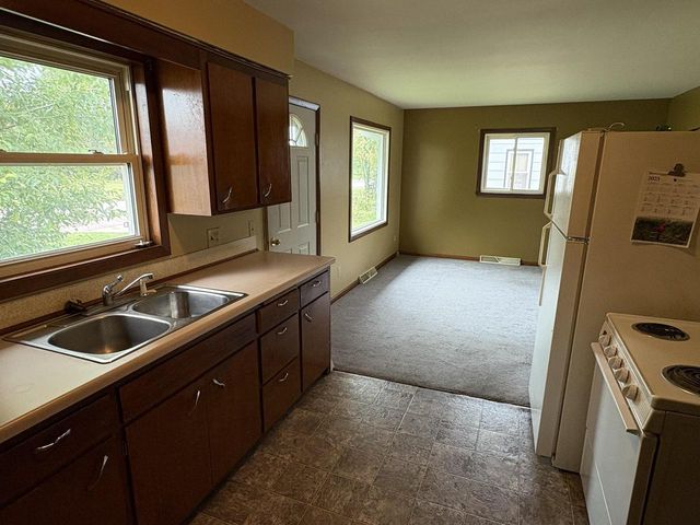 220 N 19TH AVENUE, Wisconsin Rapids, WI 54495