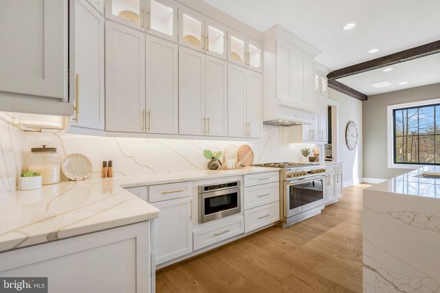 1321 HUNTER MILL RD, Vienna, VA 22182