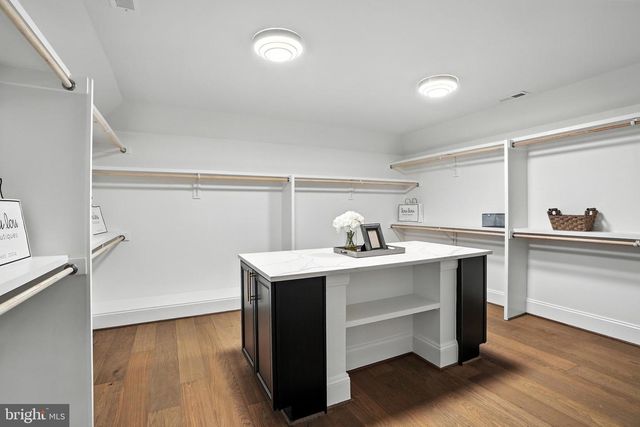 1321 HUNTER MILL RD, Vienna, VA 22182