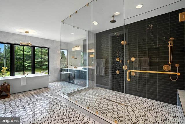 1321 HUNTER MILL RD, Vienna, VA 22182