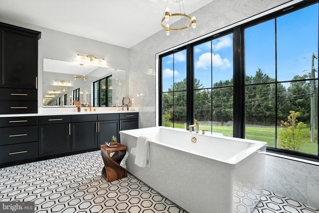 1321 HUNTER MILL RD, Vienna, VA 22182