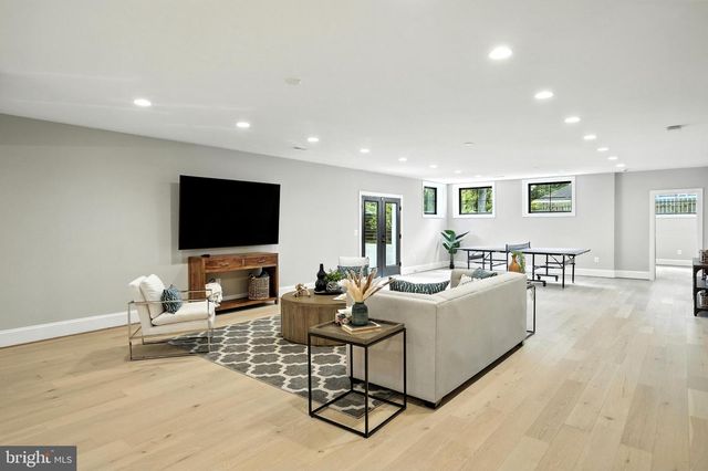 1321 HUNTER MILL RD, Vienna, VA 22182