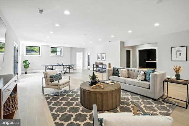 1321 HUNTER MILL RD, Vienna, VA 22182