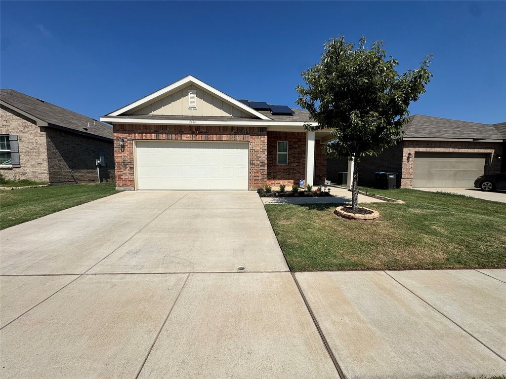 5616 Mcmahan Lane, Fort Worth, TX 76036