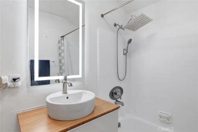 7312 Caldus Avenue, Van Nuys, CA 91406