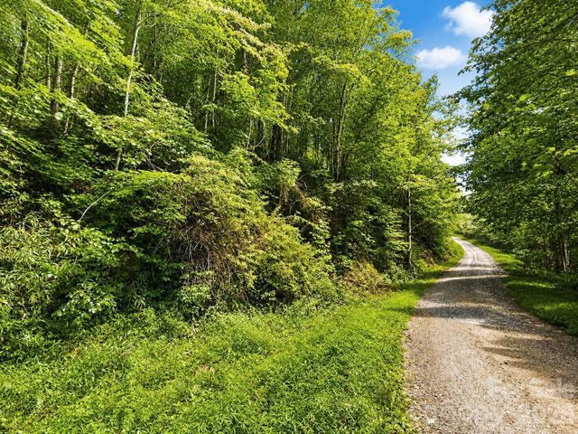 1000 Yonah Trail 7, Waynesville, NC 28785