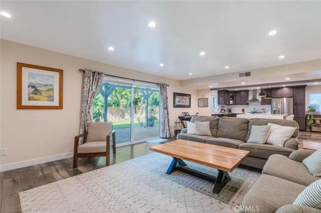 6321 Balcom Ave, Encino, CA 91316