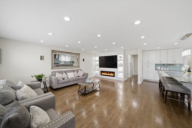 3239 Sarah Street, Franklin Park, IL 60131