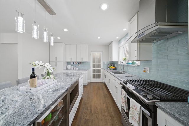 3239 Sarah Street, Franklin Park, IL 60131