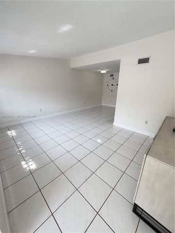 6926 NW 166th Terrace 1302, Miami Lakes, FL 33014