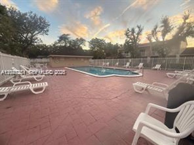 6926 NW 166th Terrace 1302, Miami Lakes, FL 33014