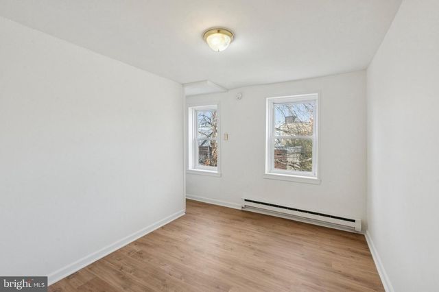 704 LATONA ST, Philadelphia, PA 19147