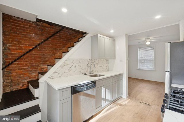 704 LATONA ST, Philadelphia, PA 19147