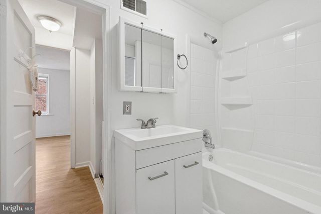 704 LATONA ST, Philadelphia, PA 19147