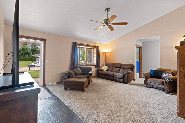 1901 SHERRY LANE, Kaukauna, WI 54130