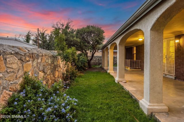 1950 Rosedale Drive, Las Cruces, NM 88005