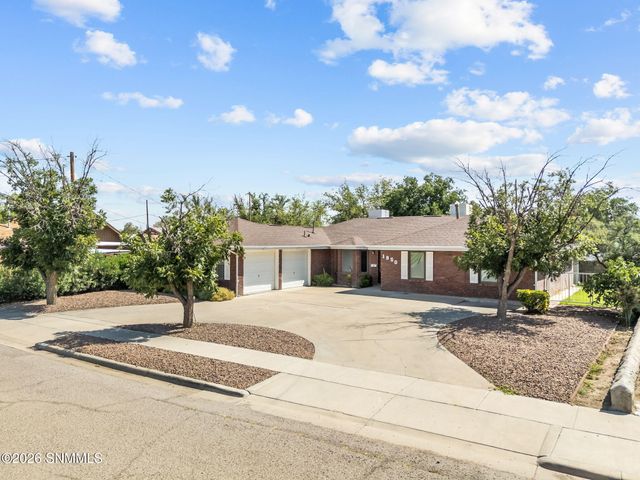 1950 Rosedale Drive, Las Cruces, NM 88005