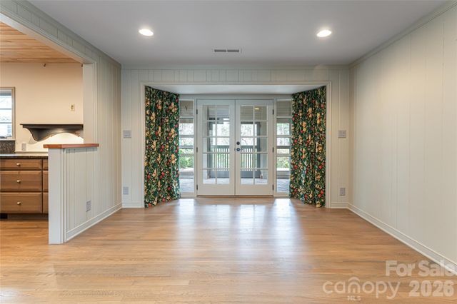 21 Pine Tree Circle, Asheville, NC 28804