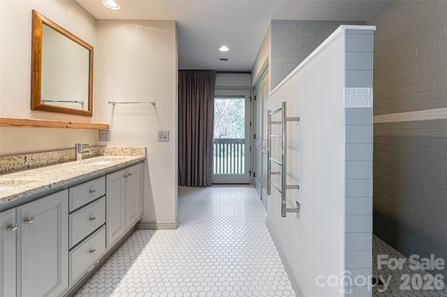 21 Pine Tree Circle, Asheville, NC 28804