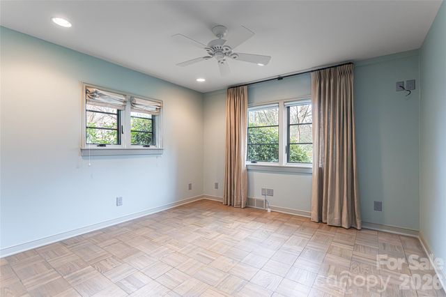 21 Pine Tree Circle, Asheville, NC 28804