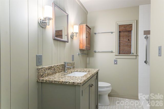 21 Pine Tree Circle, Asheville, NC 28804