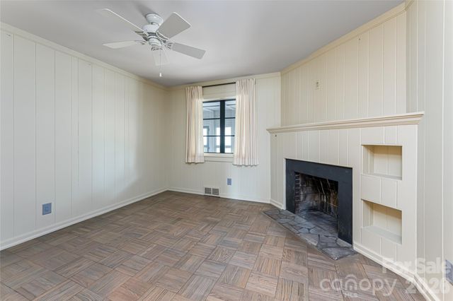 21 Pine Tree Circle, Asheville, NC 28804